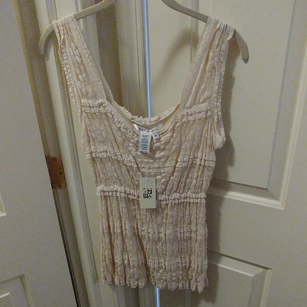 Max studio ecru all over laces top M